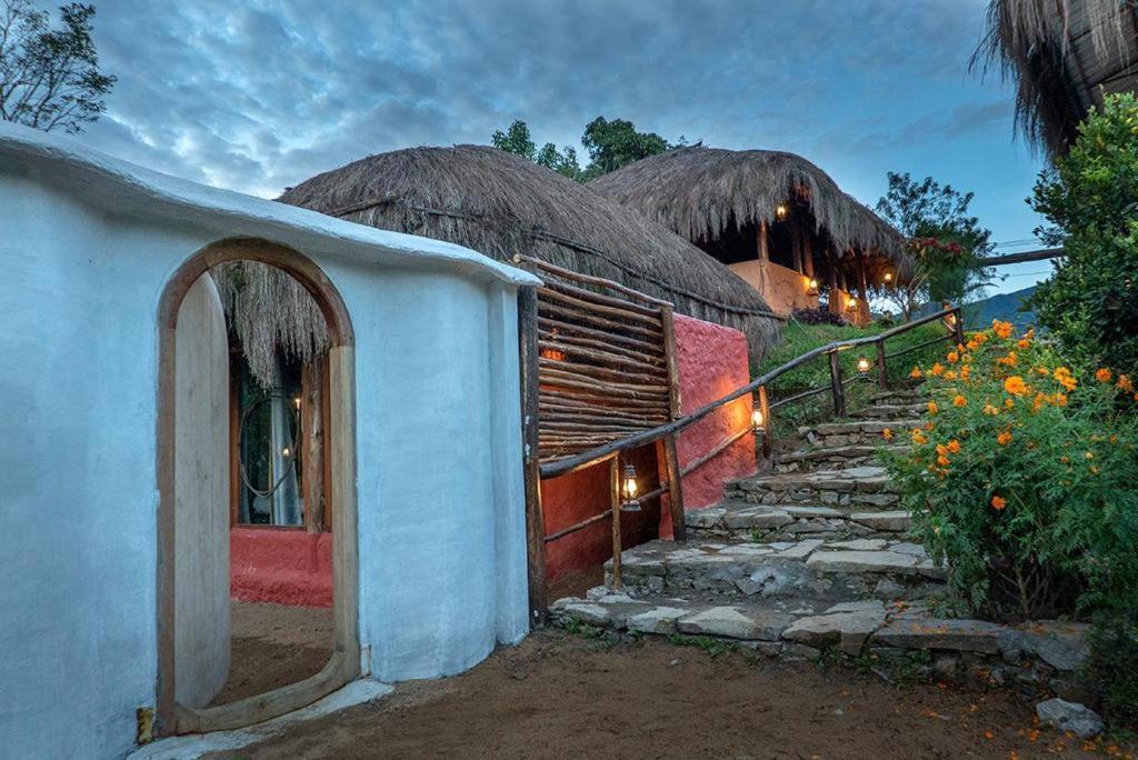 Deshadan Eco Valley Resort - An Eco Friendly Mud House Kanthalloor Exterior foto